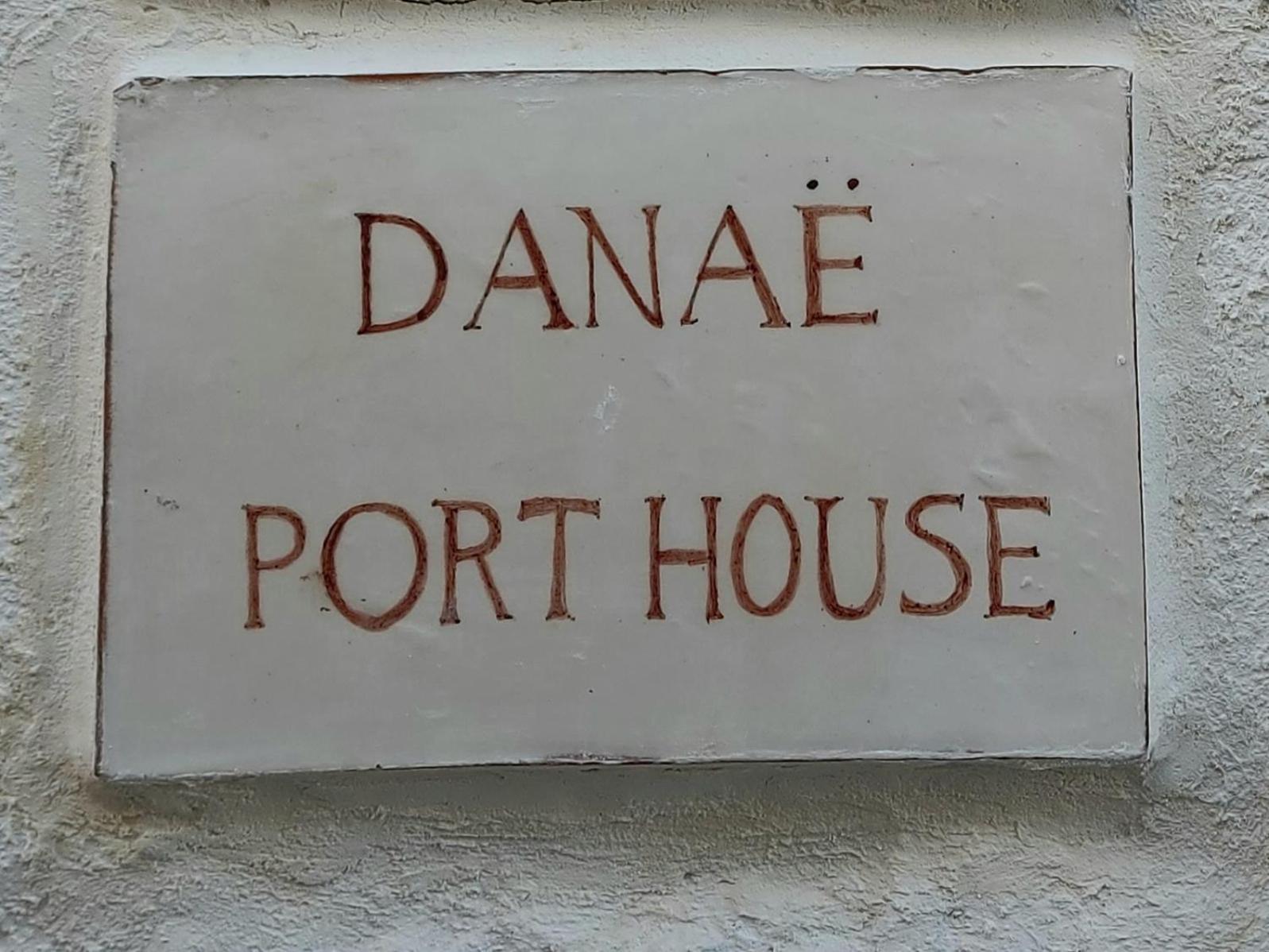 Апартаменты Danae Port House Идра Экстерьер фото